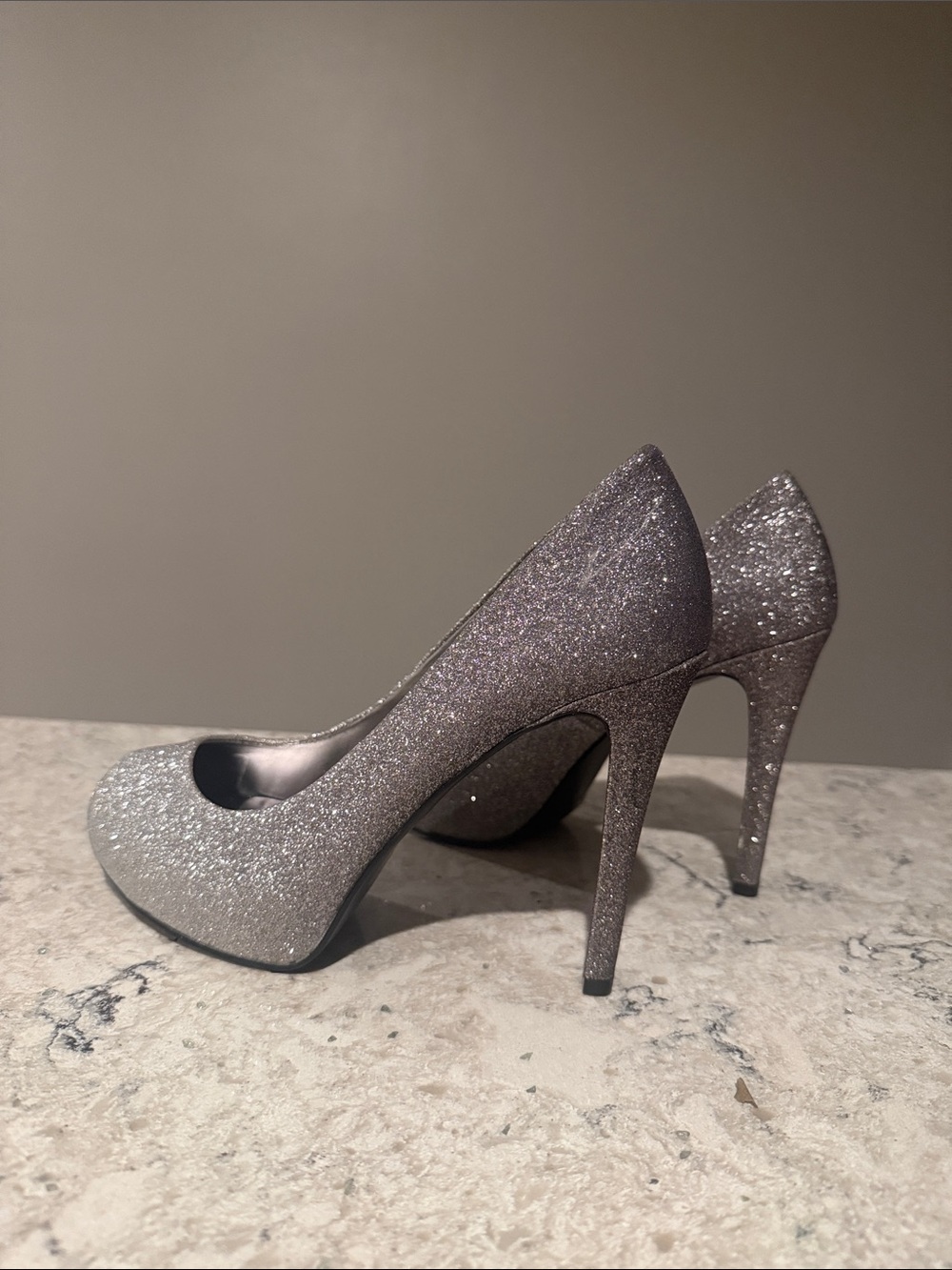 Guess Glitter Ombre High Heel Pumps - Silver to Gray - NWOT